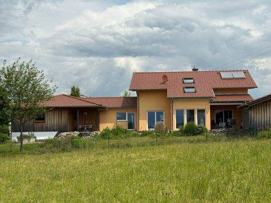 gemischt genutztes Wohn-und Geschäftshaus