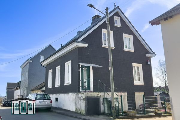 Haupthaus Straßenseite