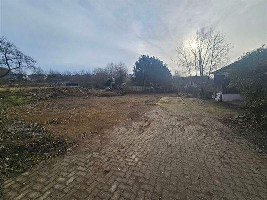 Blick Grundstück vorheriges Hauptgebäude 