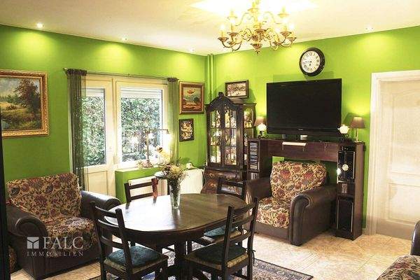 OWNER_S LIVING ROOM + KITCHEN