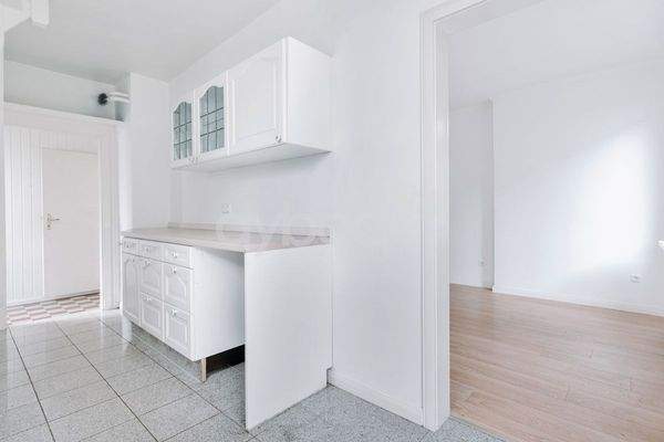 Küche mit Zugang Esszimmer