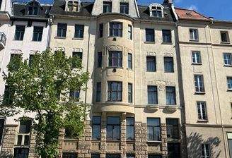 Fassade im aktuellen unsanierten Zustand