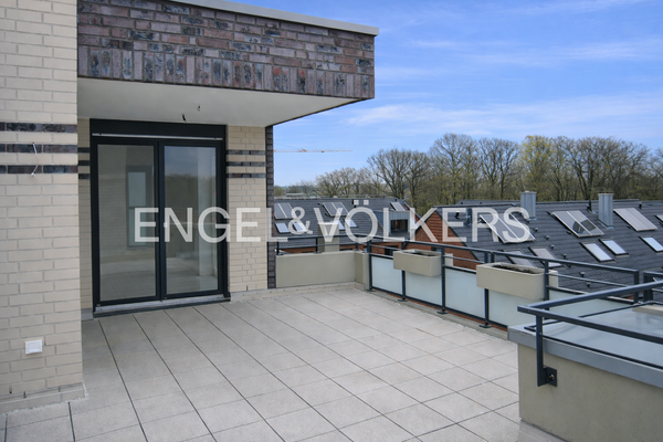 Überdachte Südterrasse