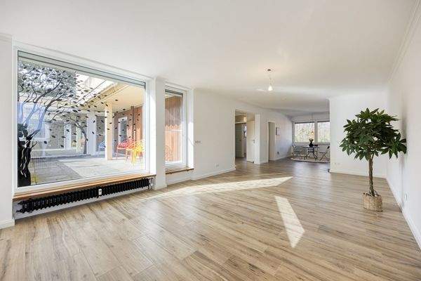 Wohnzimmer mit Essbereich