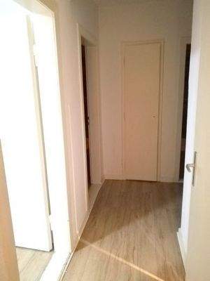 Flur mit Abstellschrank