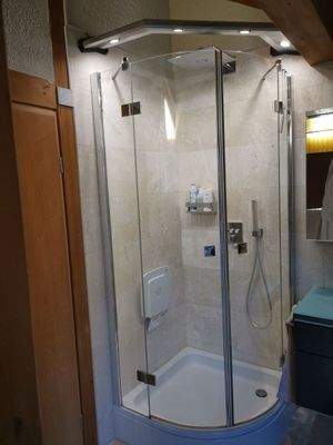 Dachgeschoss, Bad II