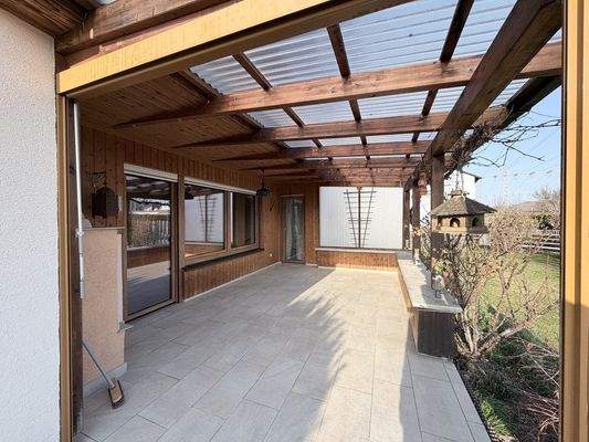 Überdachte Terrasse