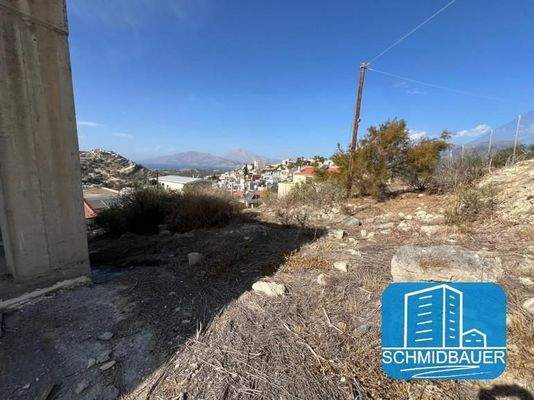 Kreta, Kamilari: Bebaubares Grundstück im Zentrum zu verkaufen