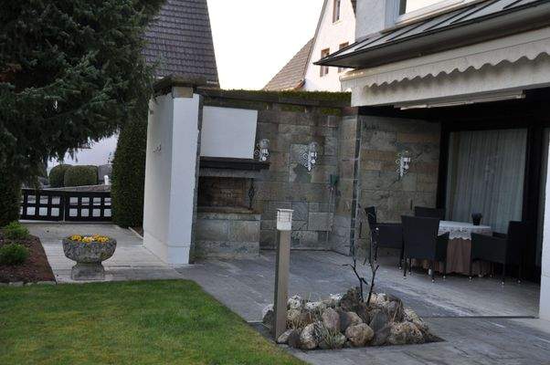 Terrasse mit Kamin 1