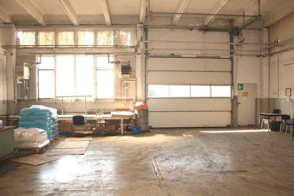 Raum mit LKW-Zufahrt