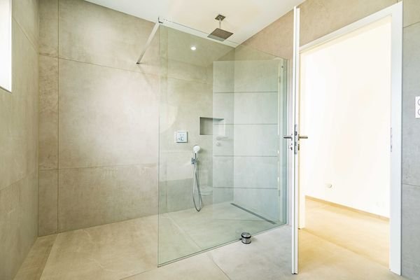 OG Badezimmer mit Regendusche...