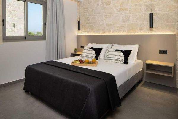 Kreta, Agios Onoufrios: Elegante Villa aus weißem Stein mit Meerblick zu verkaufen