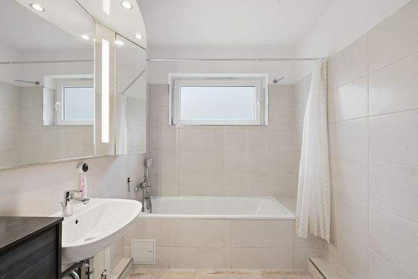 Freundliches Bad im Top Zustand