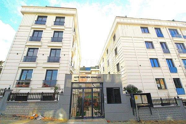 Spacious 3-Bedroom Apartment with Balcony in Istanbul