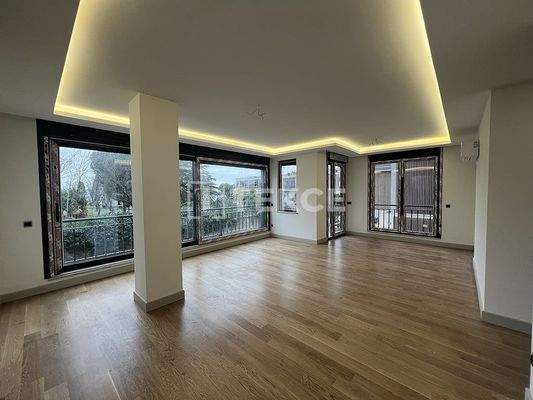 Properties within Walking Distance to the Beach in Kadıköy