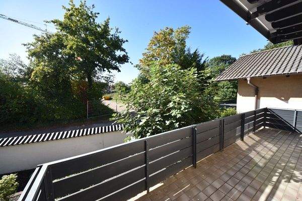 Straßenseite Terrasse