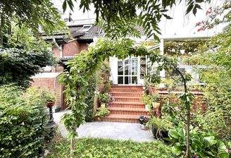 Eingang zur überdachten Terrasse