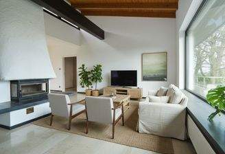 Blumenauer (c) - Wohnzimmer (KI Verbessert)