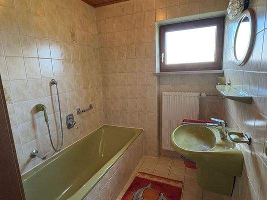 Badezimmer Einliegerwohnung im Dachgeschoss