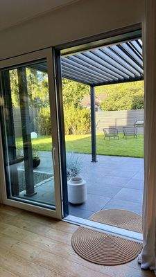 Terrasse mit Gartenblick