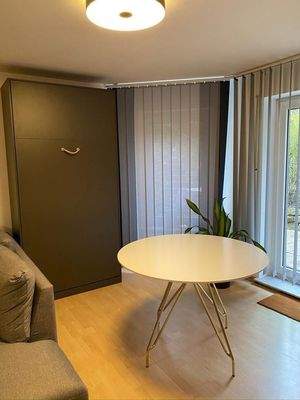 Wohnzimmer mit separater Terrasse