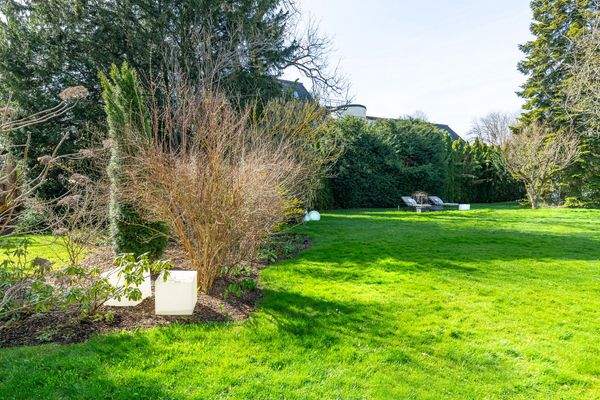 Parkgrundstück in begehrter Lage in Grünwald 