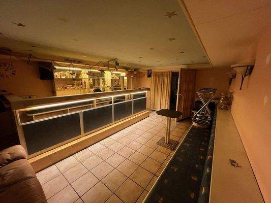 Keller Bar Zugang Schwimmhalle_Page_1.jpeg