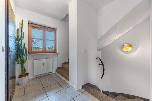 Flur mit Abstellkamer - 1. OG