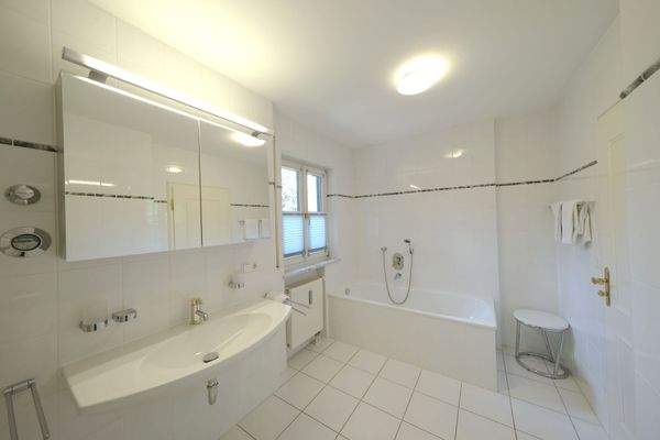 Großzügiges Badezimmer