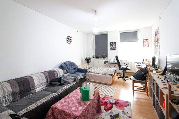 Arbeits- und Schlafzimmer