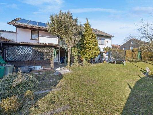 Großzügiger Garten