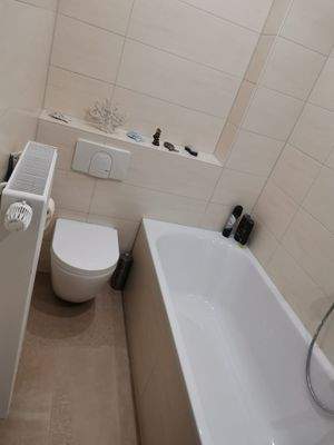 August Bebel Str. 11 EG Bad_1.JPG