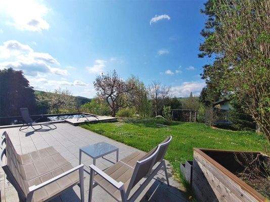 Gartenterrasse und Garten