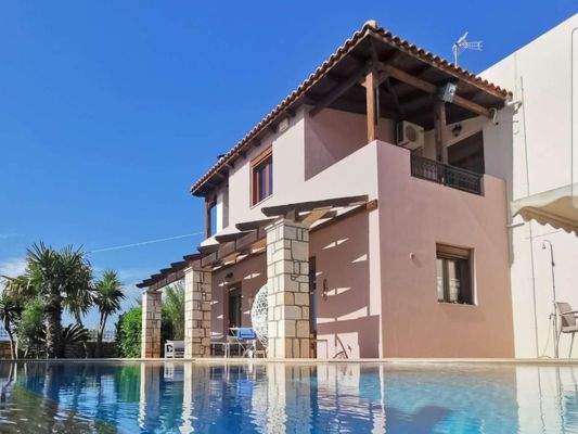 Kreta, Roumeli: Villa in kleiner Wohnanlage zu verkaufen