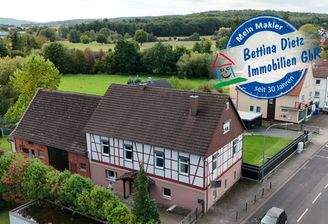 Wohnhaus und Nebengebäude