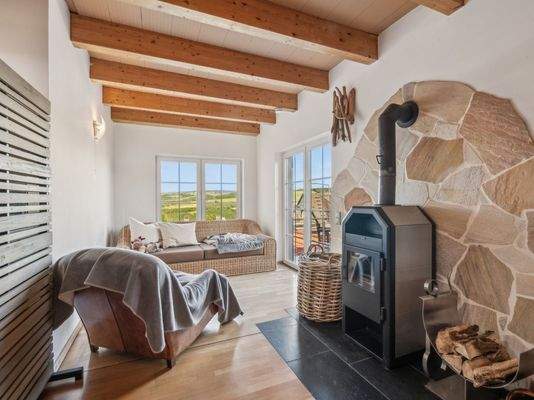 Ruhebereich mit Kamin