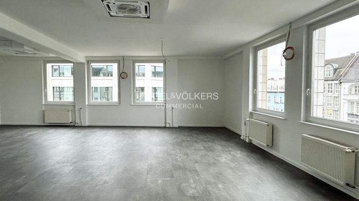 Beispielhaftes Büro im 3. OG