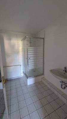 Duschbad kleine Wohnung OG