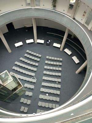 Bestuhlung & Stehtische bei Veranstaltungen