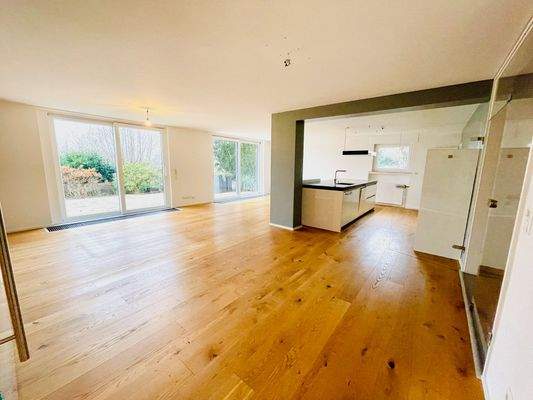 Innen_Wohn-Essbereich mit offener Küche.jpeg