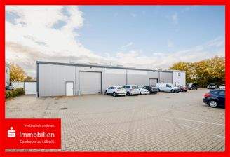 Halle mit Bürotrakt rechts