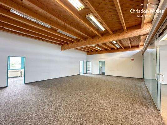 Eingangsbreich mit anliegender Küche