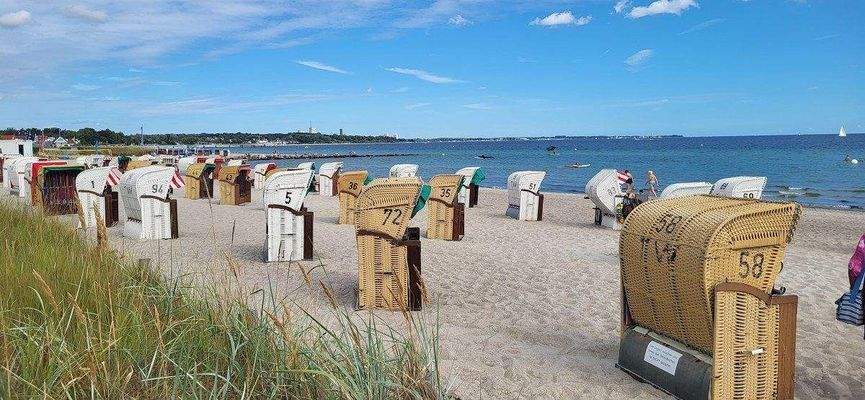 Andere Strassenseite 25 m entfernt