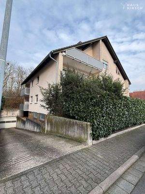 Außenansicht u. Zufahrt zur TG