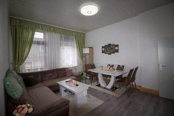 Wohnzimmer Vorderhaus 1.OG