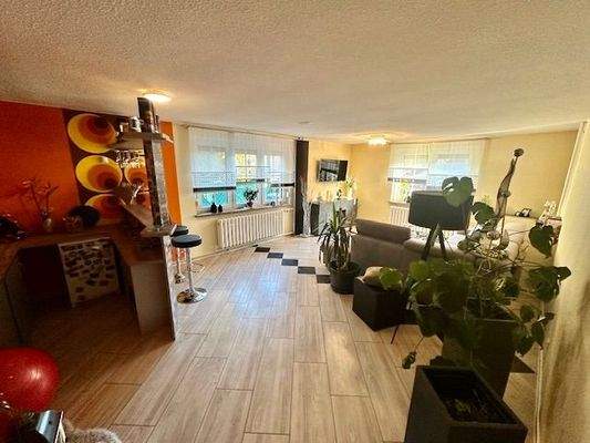 große, helle Zimmer