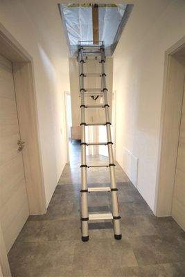 Teleskopleiter Dachboden