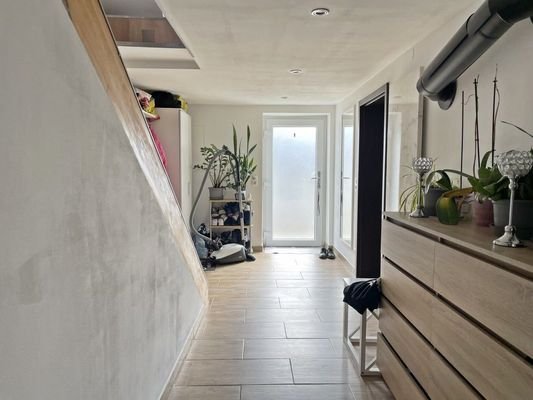 Flur der großen Wohnung (2).jpg