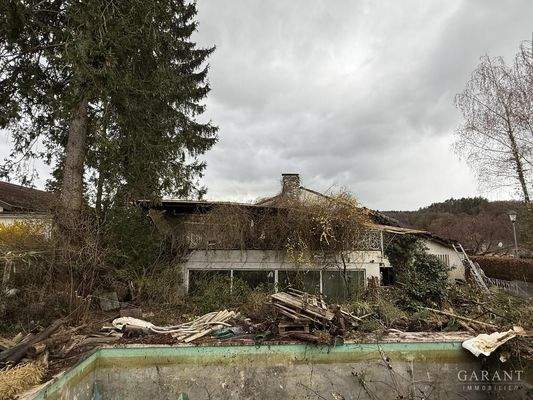 Abrisshaus u. Garten