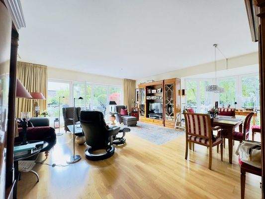 Heller Wohn-Essbereich